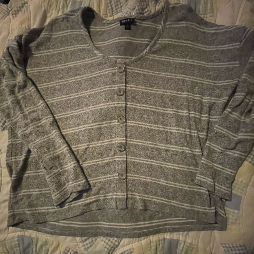 Torrid super soft Ox grey and white striped top